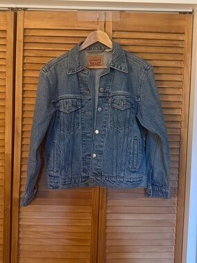 Levi's Blue Denim Jacket - Classic Trucker Style